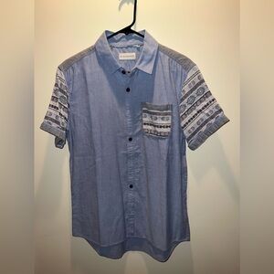 7Diamonds Short Sleeve Button Down Shirt, Size M, Light Denim Blue Color